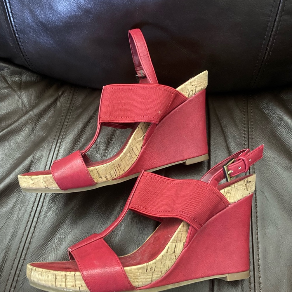 Aerosoles Wedges size 7 - Picture 2 of 3